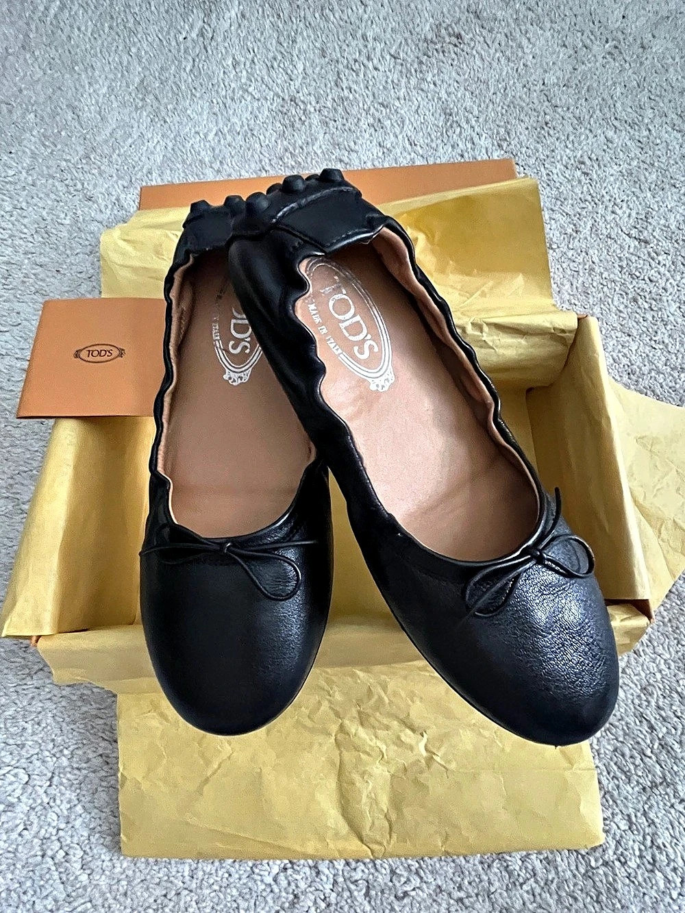 Tod's Women’s Gommino Bow-Detailed Leather Ballerina Flats Black EU 38
